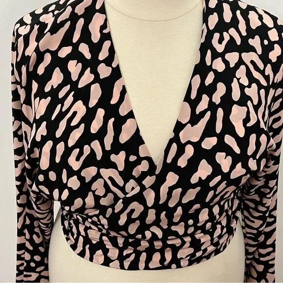 Diane Von Furstenberg (DVF) 100% Silk Pink and Black Leopard print wrap top -- L - Picture 7 of 13